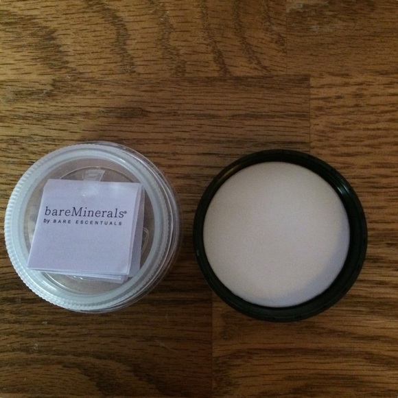 NWT BareMinerals Medium Foundation SPF 15 & Bag - Picture 8 of 10
